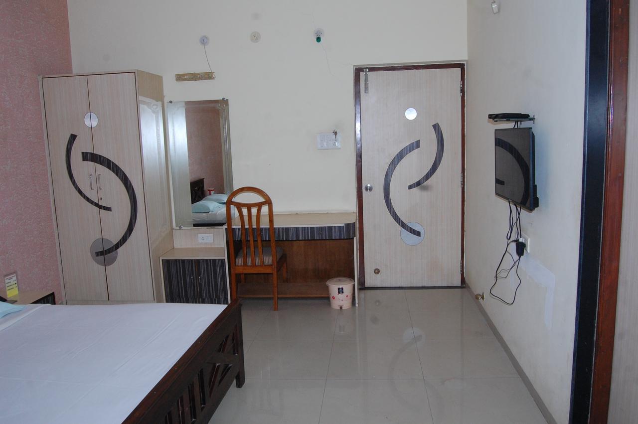 River Touch Resort Silvassa Exterior foto